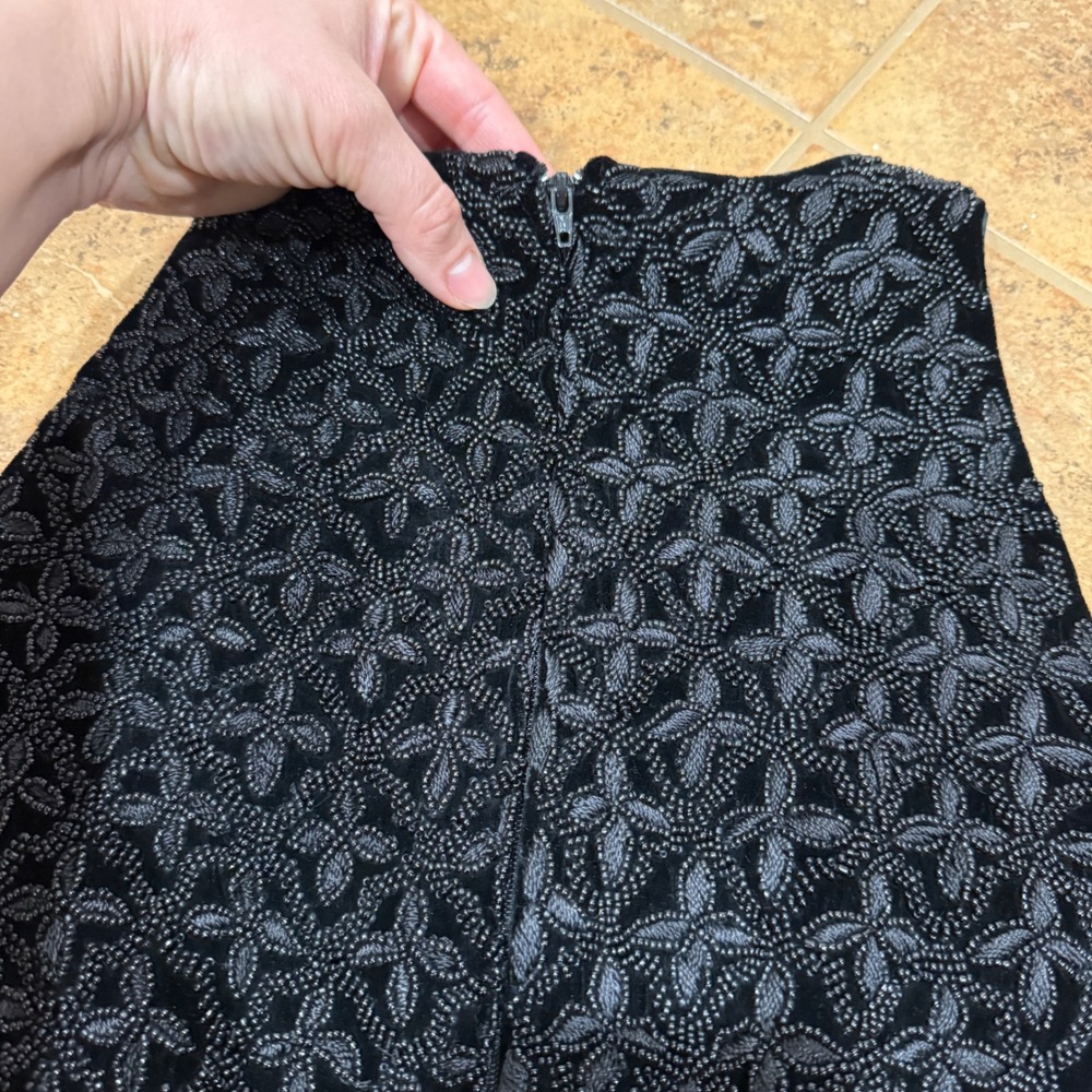 Carmen Marc Valvo Black Beaded Velvet Evening Top Sleeveless Sz 10 Party Cocktai - Picture 7 of 13